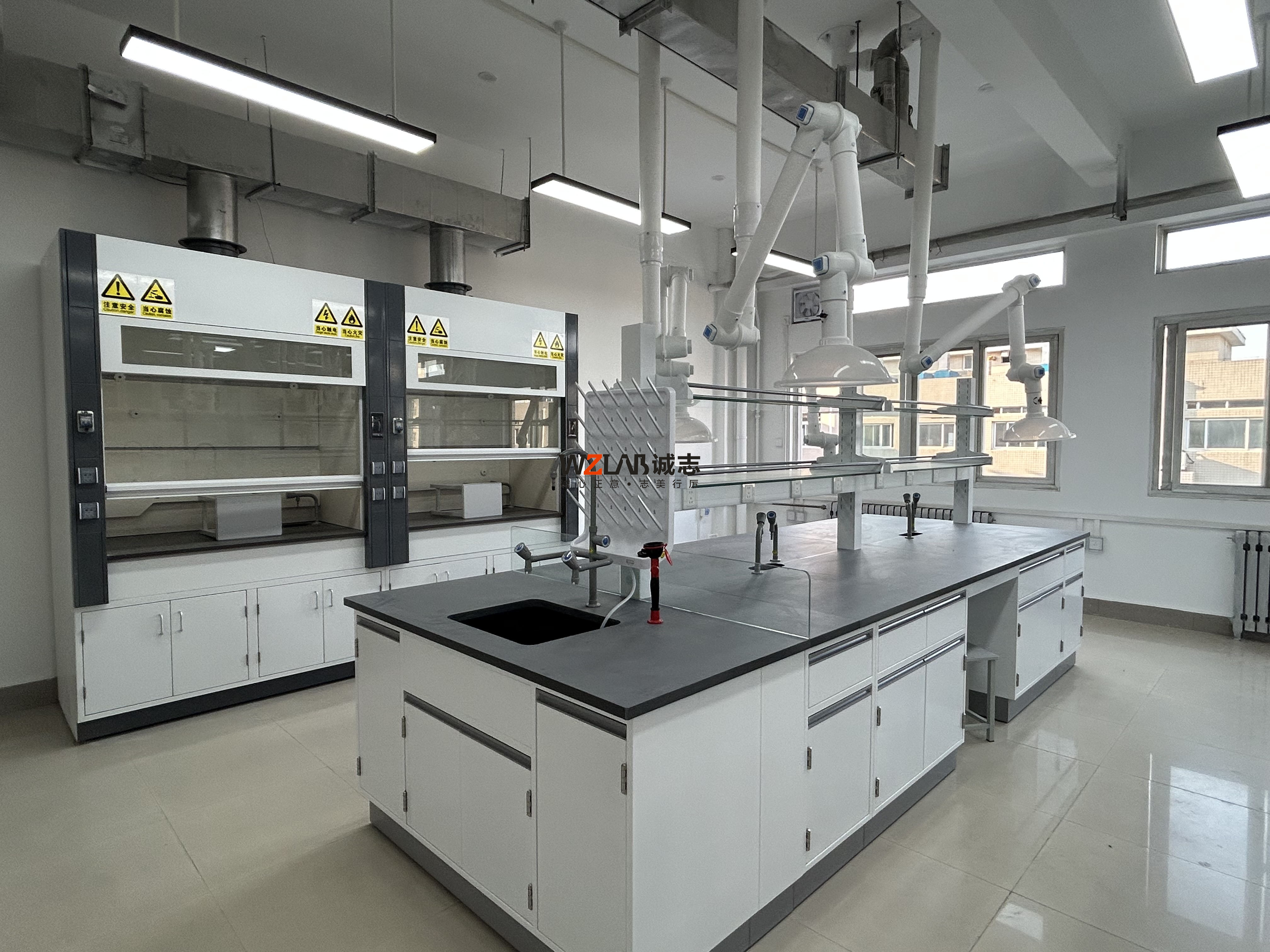 化學(xué)實(shí)驗(yàn)室實(shí)驗(yàn)臺(tái)選購