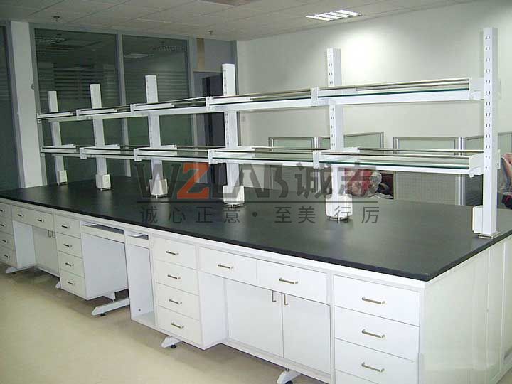 鋼木實(shí)驗(yàn)臺(tái)與全鋼實(shí)驗(yàn)臺(tái)區(qū)別?