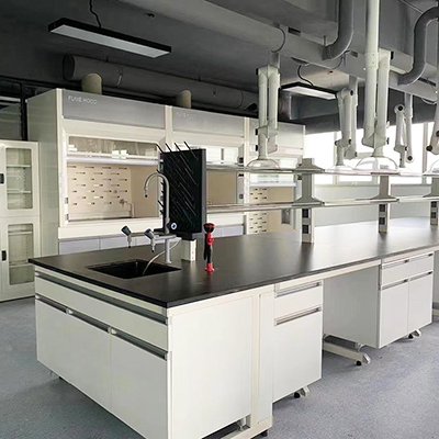  實驗臺材質分類匯總、有何性能優(yōu)勢，廠家告訴你