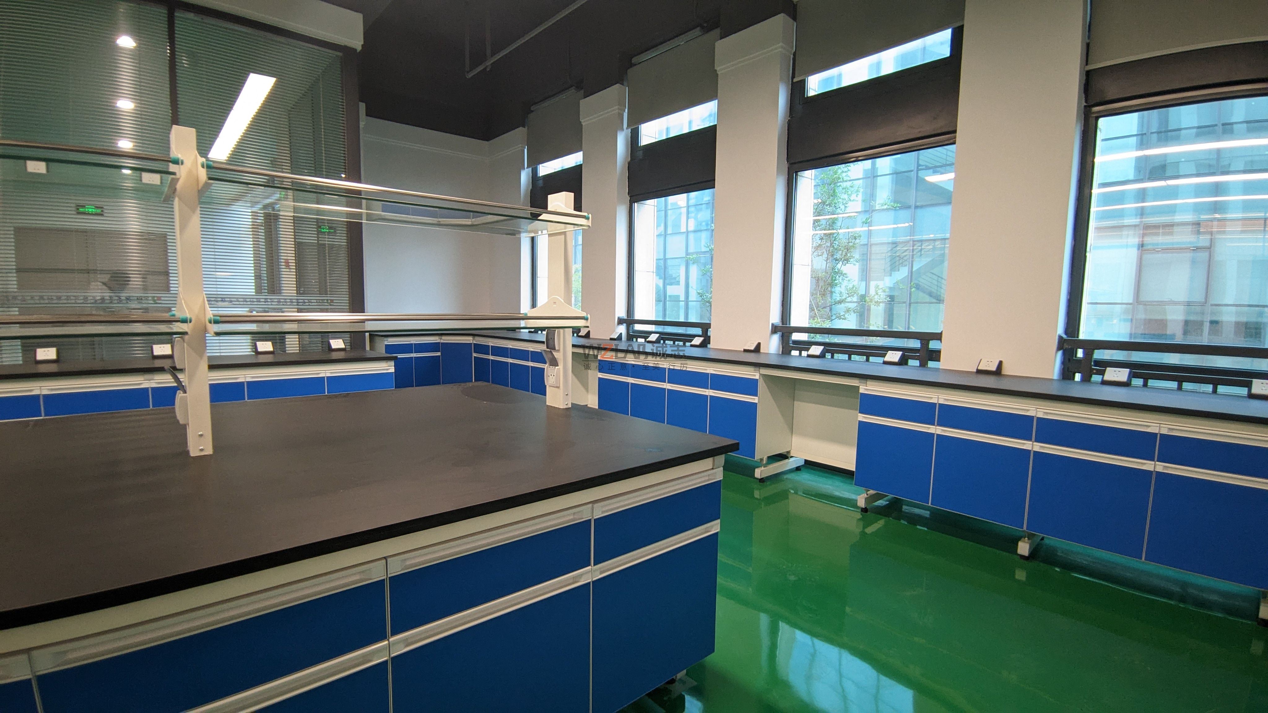 如何挑選合適的實(shí)驗(yàn)臺(tái)(圖1) 1694425392653.jpg