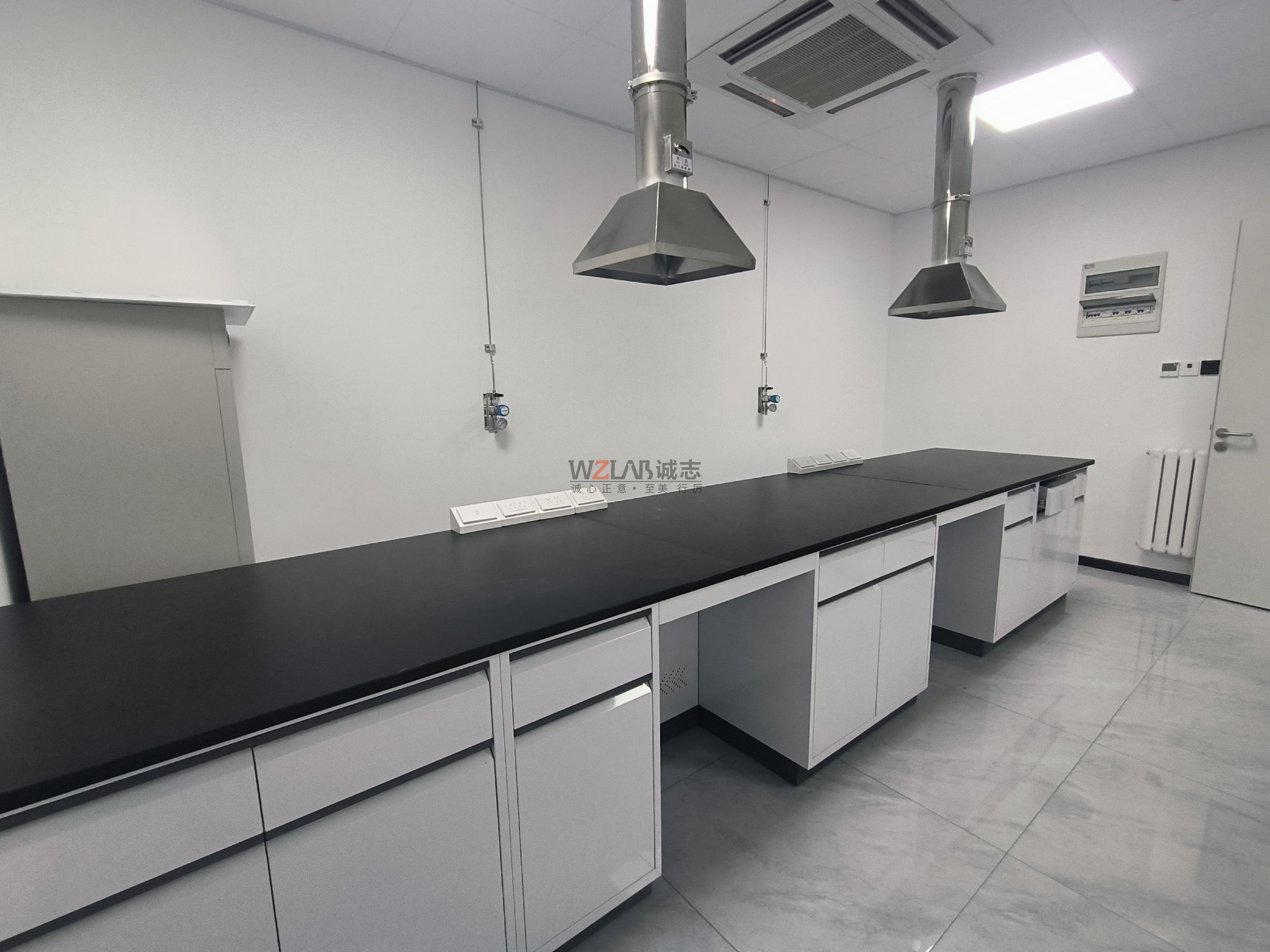 如何對(duì)物理實(shí)驗(yàn)室的家具設(shè)備進(jìn)行規(guī)劃布局