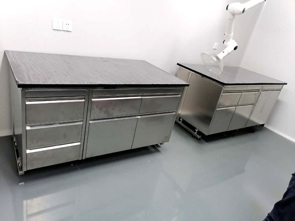 信陽羚銳制藥實驗臺安裝項目 信陽羚銳制藥實驗臺安裝項目